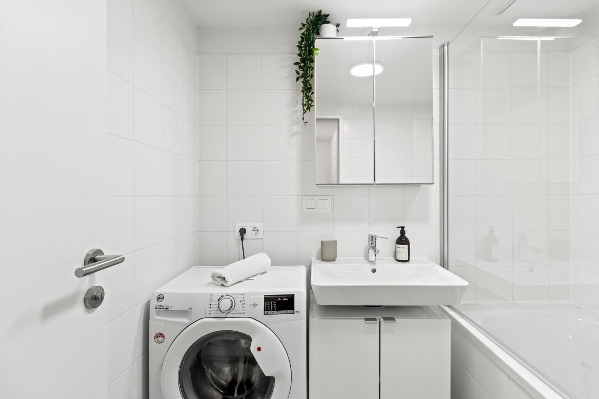 Balcony Apartment I 50 M² I Near City Center Wien Exteriör bild