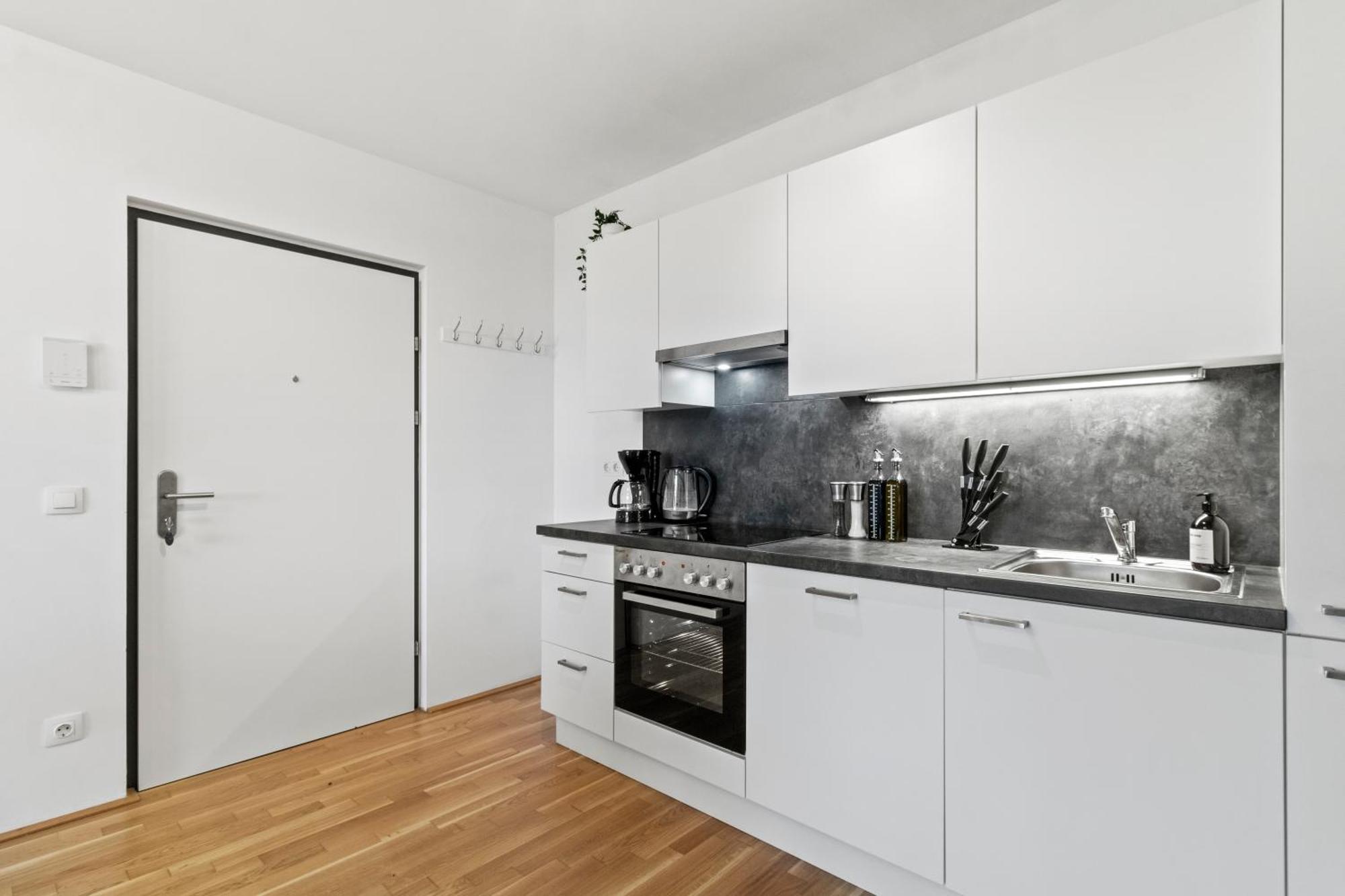 Balcony Apartment I 50 M² I Near City Center Wien Exteriör bild